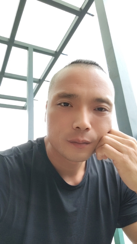 伯爵的第三张照片--永安交友网